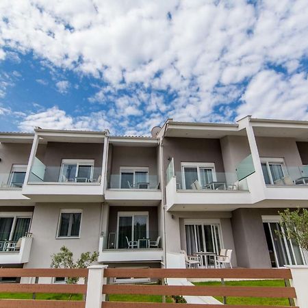 The Papoutsakis Apartments Никити Екстериор снимка