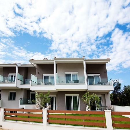 The Papoutsakis Apartments Никити Екстериор снимка