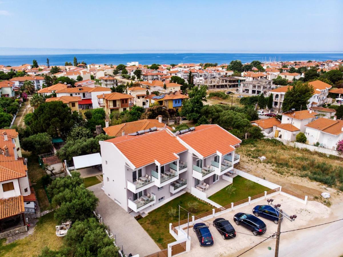 The Papoutsakis Apartments Никити Екстериор снимка