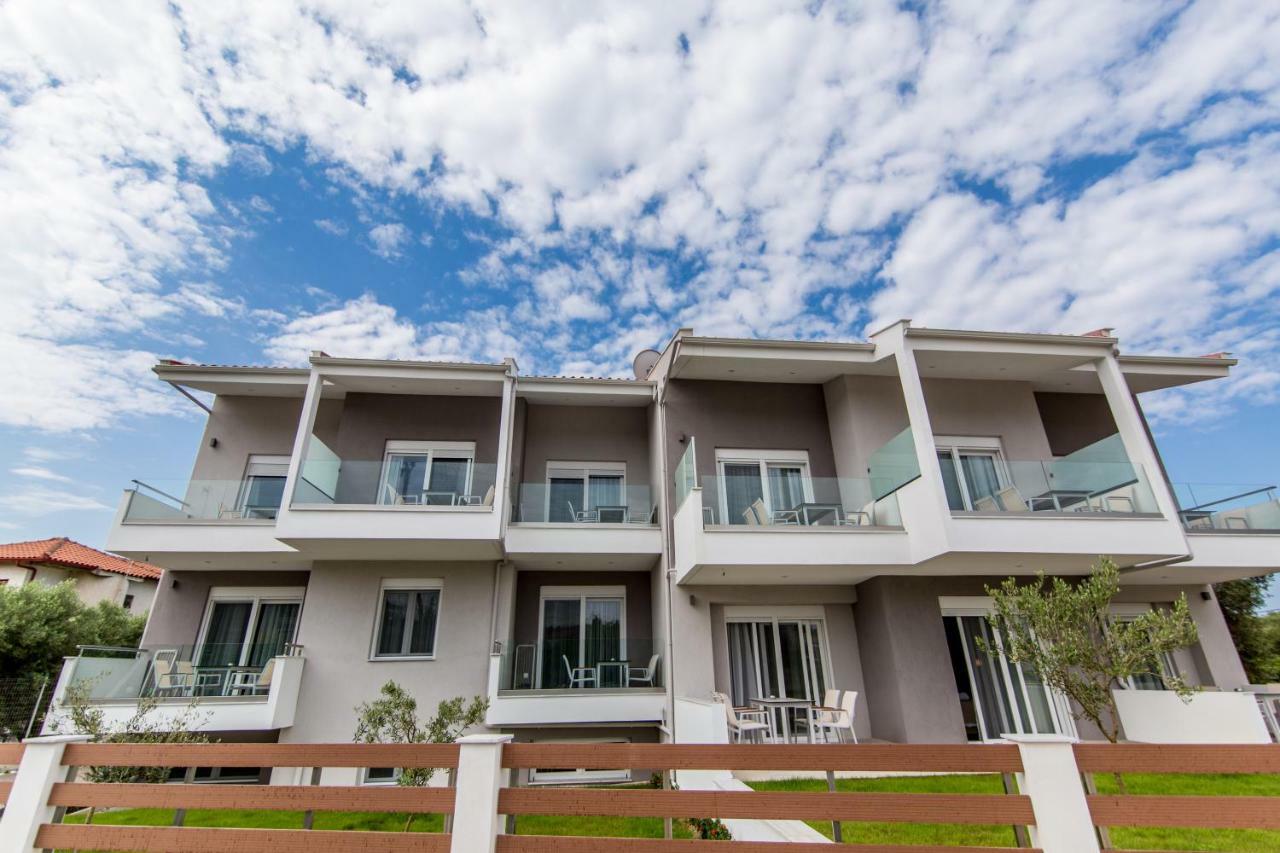 The Papoutsakis Apartments Никити Екстериор снимка