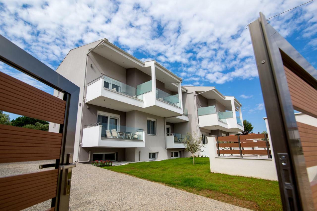 The Papoutsakis Apartments Никити Екстериор снимка