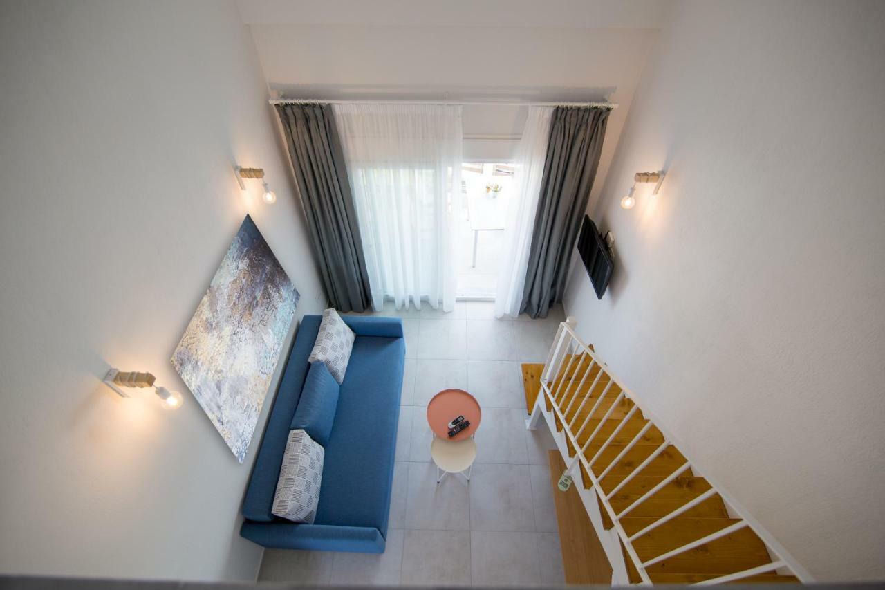 The Papoutsakis Apartments Никити Екстериор снимка
