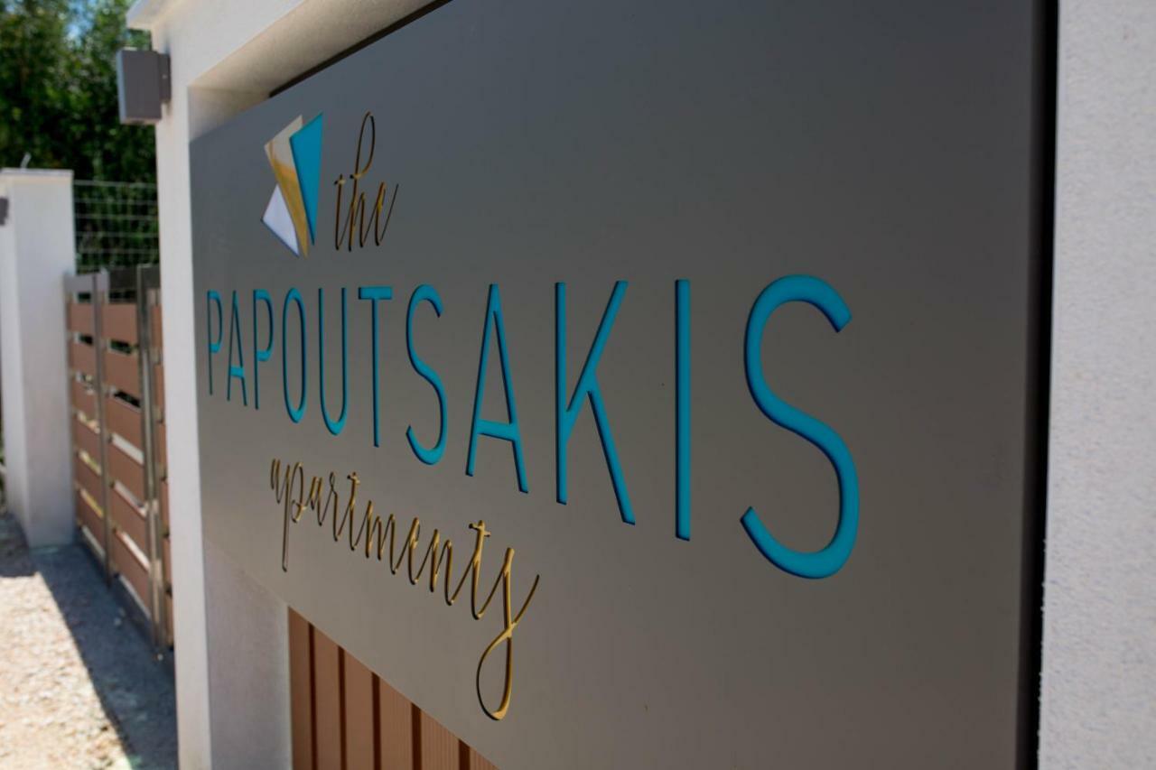 The Papoutsakis Apartments Никити Екстериор снимка
